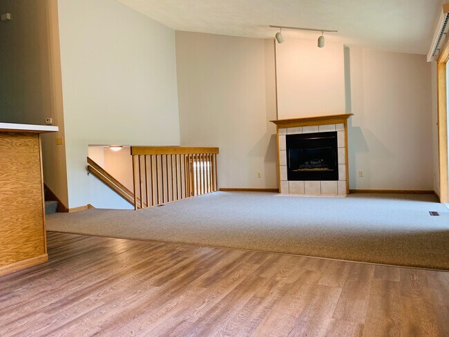 Sala de estar - 371 Winnebago Ct