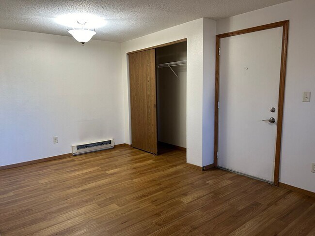 Foto del edificio - $925 | 2 Bedroom, 1 Bathroom Apartment | C...