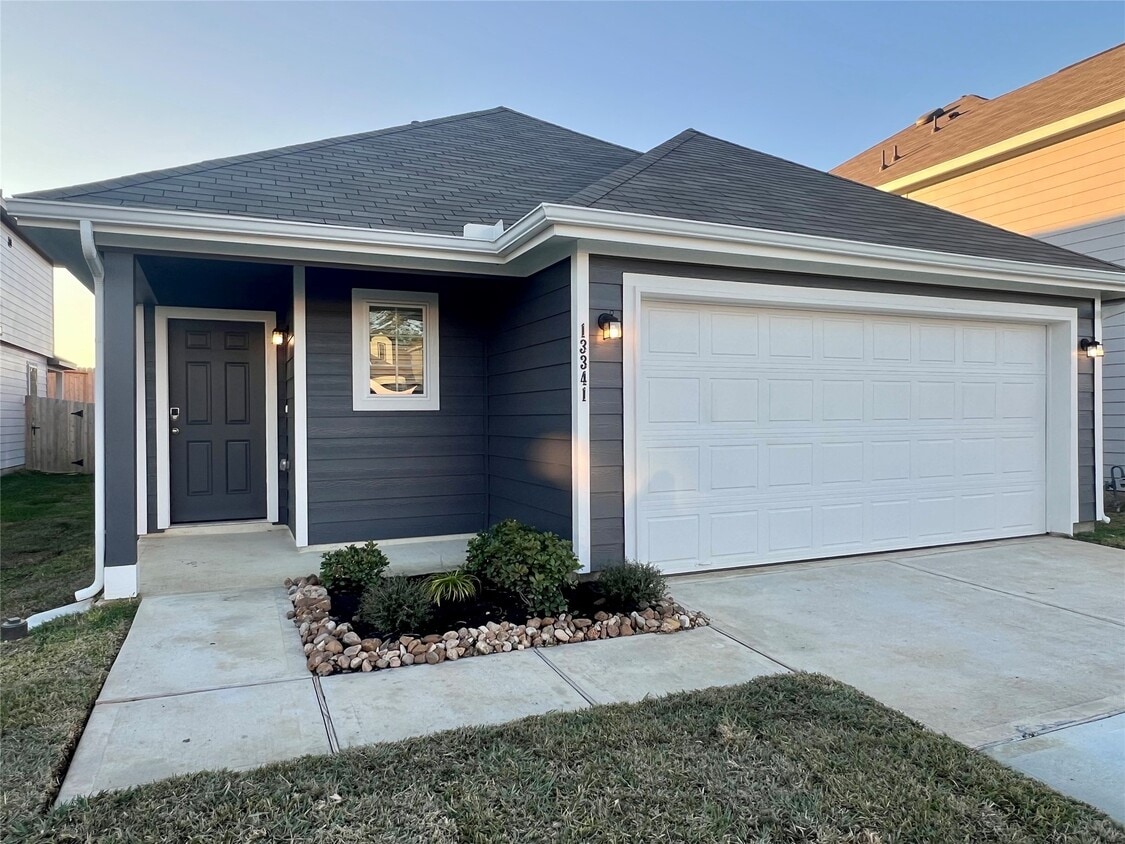 Foto principal - 13341 Burbot Dr