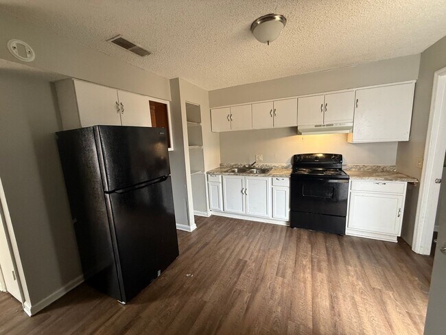 Foto del edificio - 304 Carriage Ln