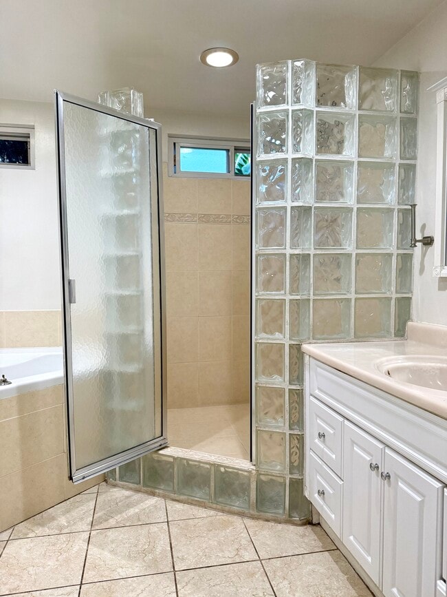 Shower - 19804 Arminta St