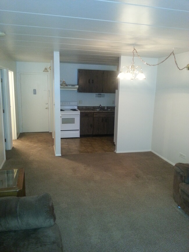 Building Photo - 645 moraine trace