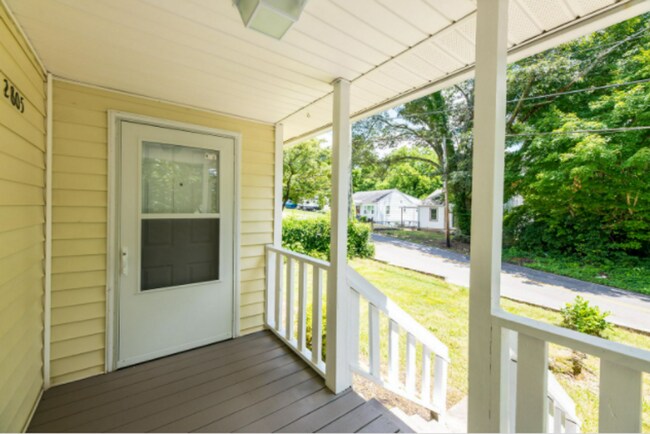 Building Photo - Knoxville 37914 - Cute 2 bedroom, 1 bath c...
