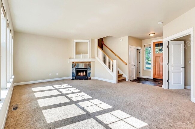 Building Photo - Charming Northwest Crossing Townhome – Ste...
