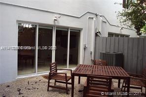 Building Photo - 527 NE 69th St