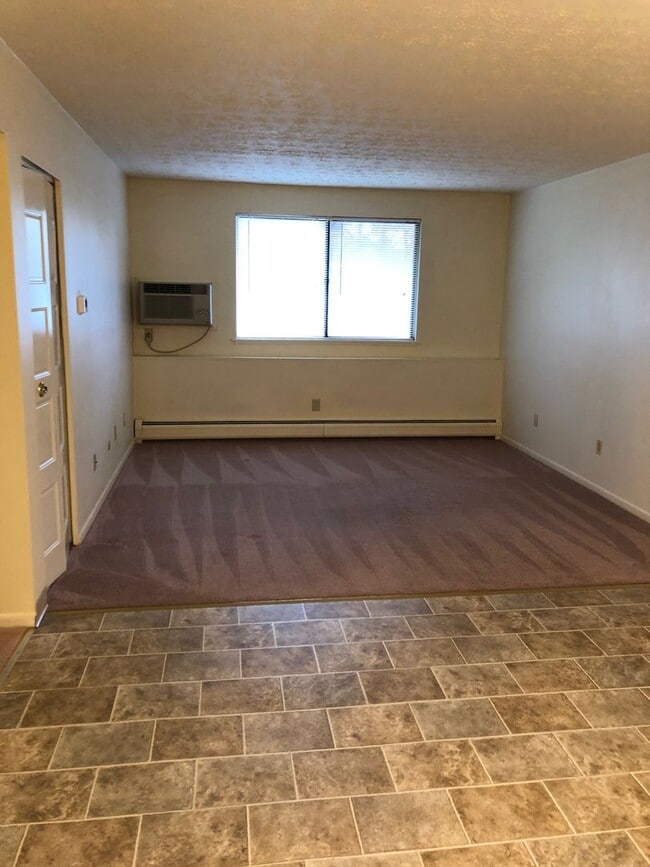 Interior Photo - Sheridan Park and Holiday Manor