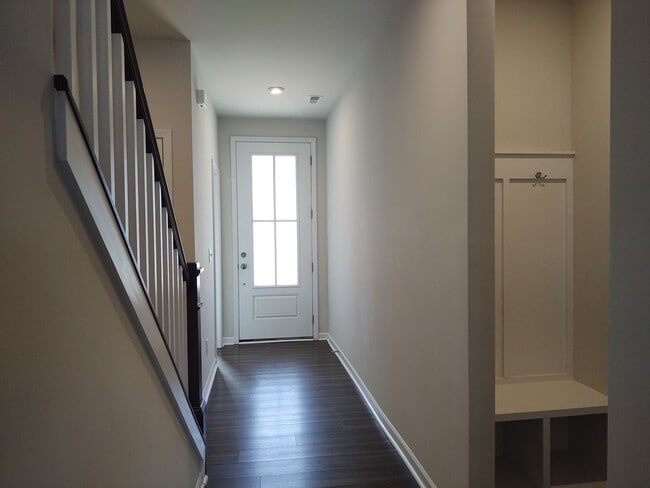 Building Photo - Move-in ready Townhome located in the Perg...