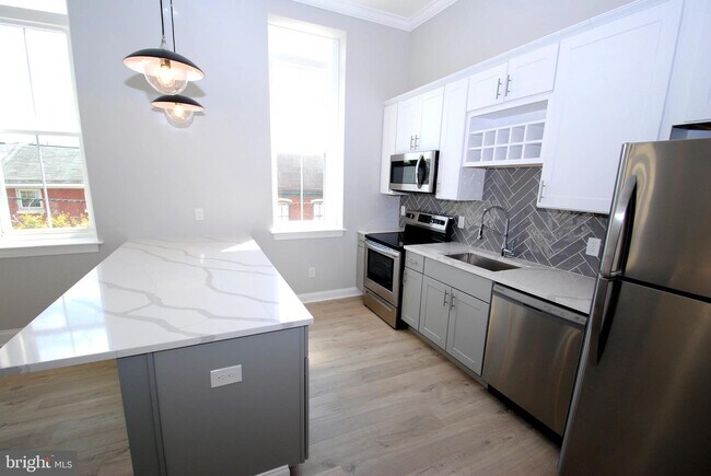 Foto del edificio - 23 W Union St