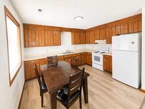 Building Photo - 115 Victor Ave Ext