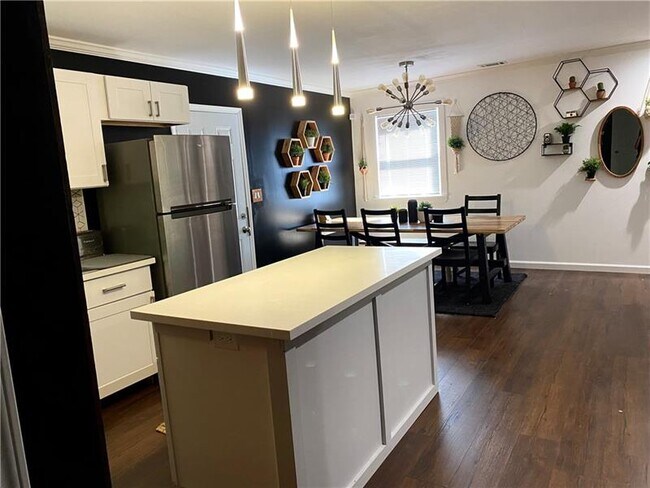 Foto del edificio - 3561 Fairburn Pl NW