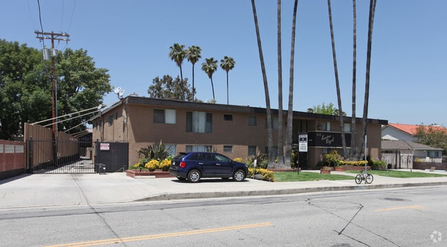 Building Photo - Encino Royale