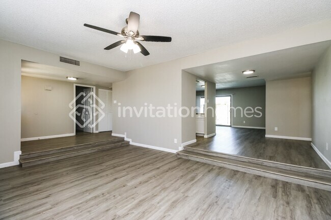 Building Photo - 14851 N 55th Ave