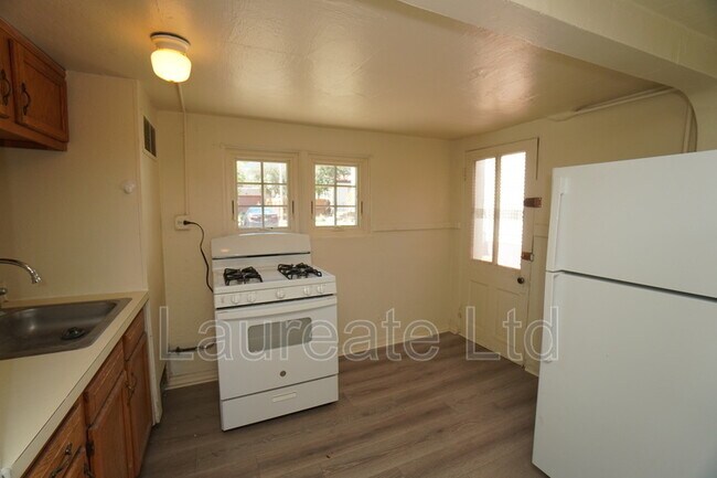 Foto del edificio - 834 Clarkson St