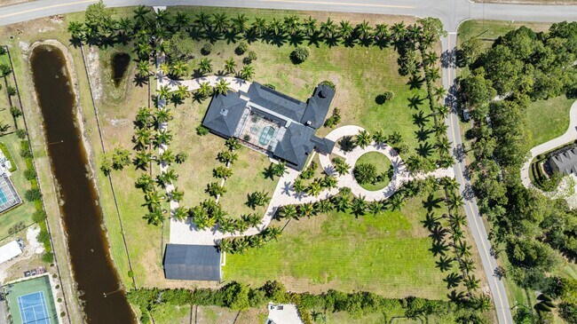 Foto del edificio - 6186 Duckweed Rd