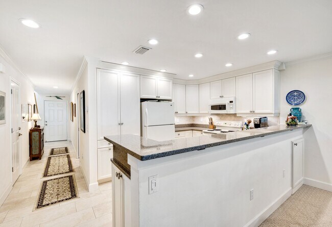 Building Photo - 5800 Gulf Shores Dr