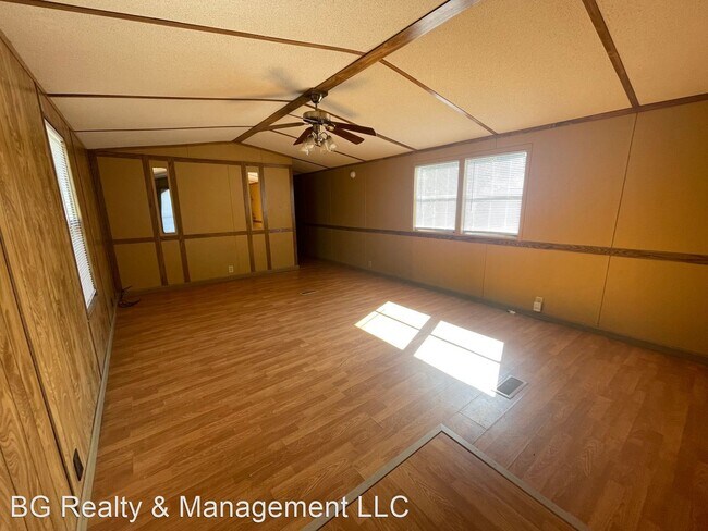 Building Photo - 2 br, 1 bath House - 708 N Crocker St