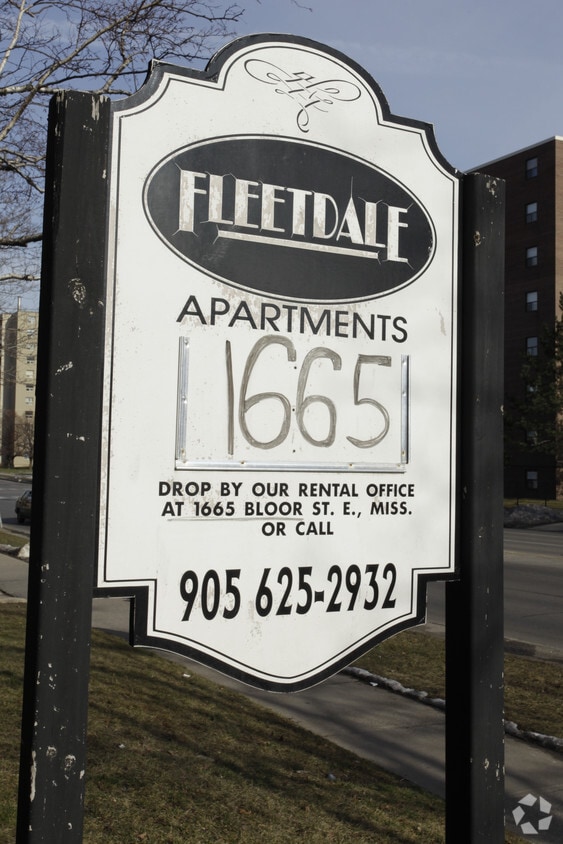 Building Photo - Fleetdale Apartments