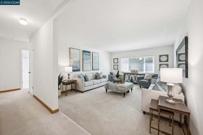 Building Photo - 3114 Santa Paula Dr