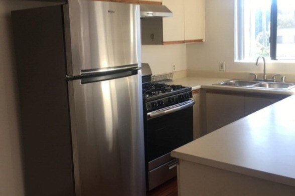 Kitchen Space - 2462 Purdue Ave