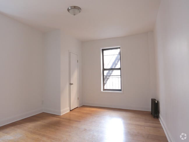 Interior Photo - 2025 REGENT PL