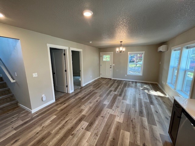 Building Photo - 1110 Cottage St NE