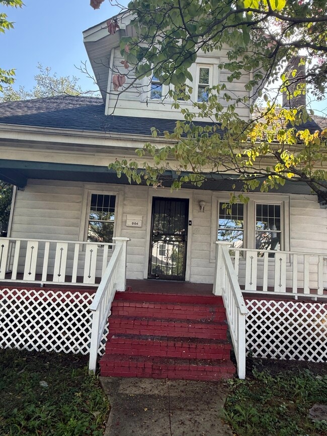 Building Photo - 3006 South Dakota Ave NE