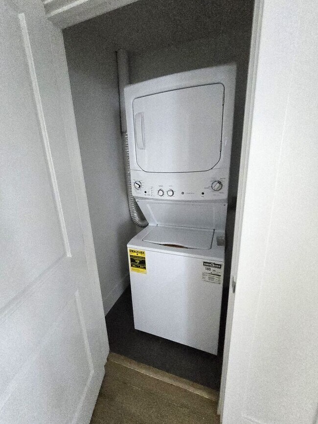 Foto del edificio - 3920-3922 1/2 Brighton Ave