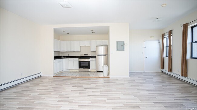 Foto del edificio - 4456 Broadway