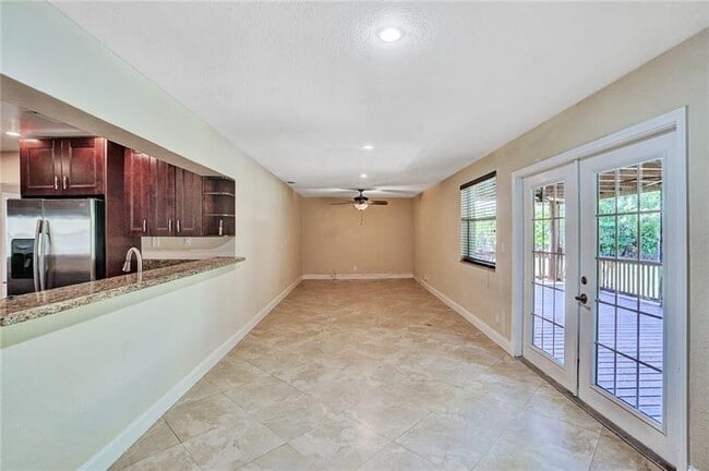 Building Photo - 5550 SW 130th Ave