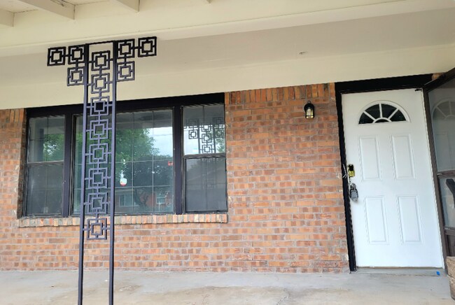 Foto del edificio - 4400 Hodgkins Rd