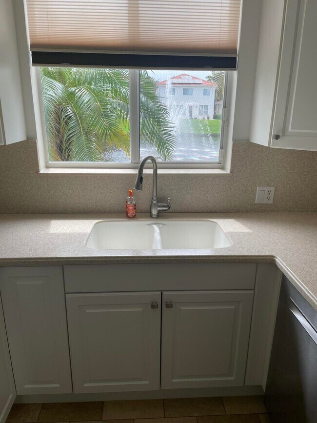 Foto del edificio - 3057 Laurel Ridge Cir