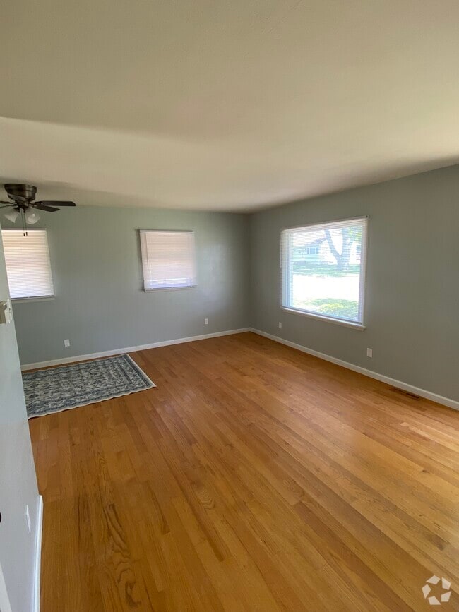 Building Photo - 109 Debruler Dr