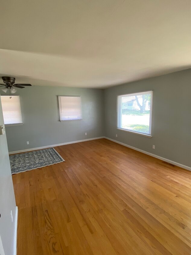 Primary Photo - 109 Debruler Dr