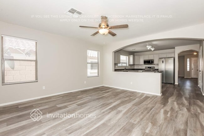 Building Photo - 1445 E Shari St