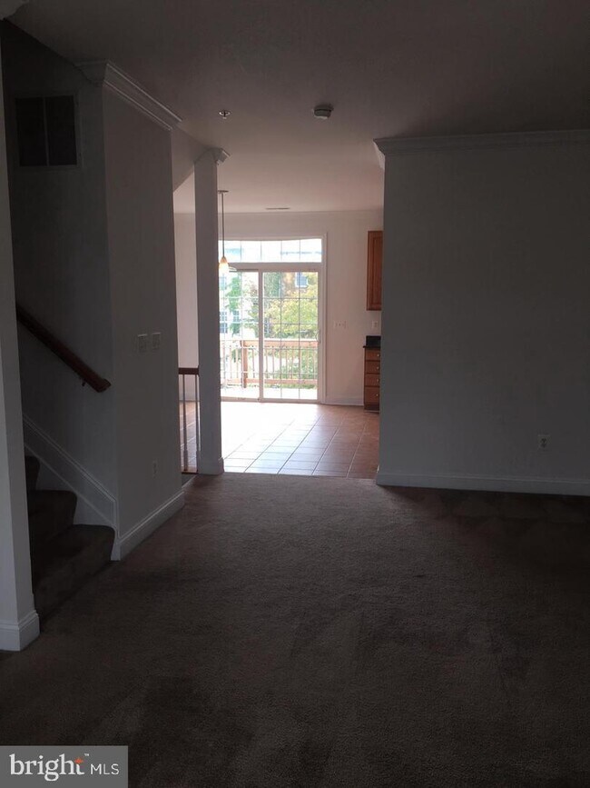 Building Photo - 841 Ramsay St