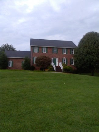 Building Photo - 215 Apple Ridge Dr