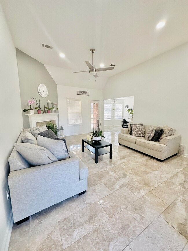 Foto del edificio - 3144 Long Bridge Ln