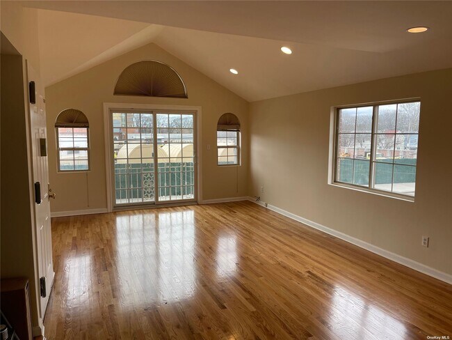 Building Photo - 88-22 70th Rd