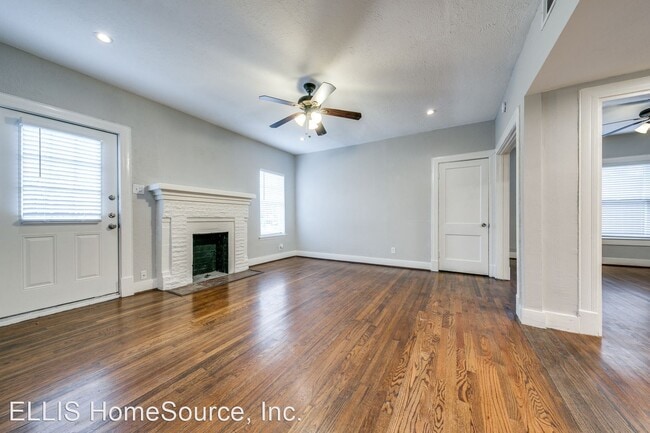 Building Photo - 2 br, 1 bath House - 5711 Live  Oak St.