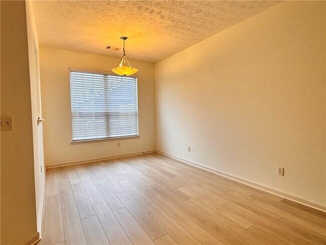 Building Photo - 6459 Topside Ave