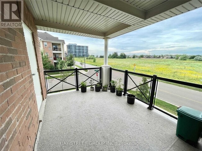 Photo du bâtiment - 276-276 Gatwick Dr