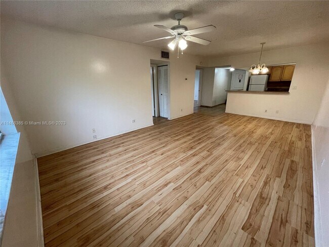 Building Photo - 10701 Royal Palm Blvd