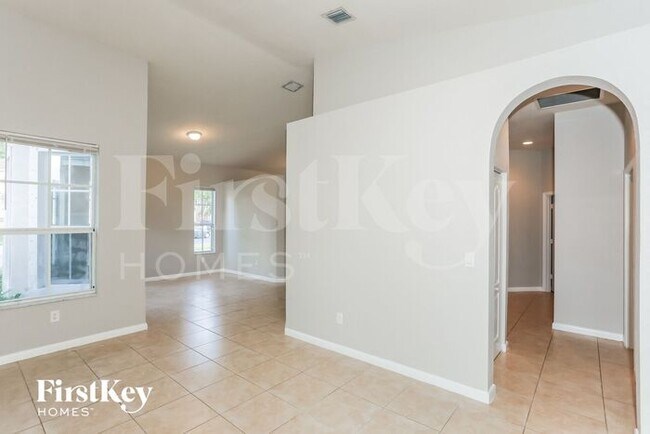 Foto del edificio - 1700 NE 37th Pl
