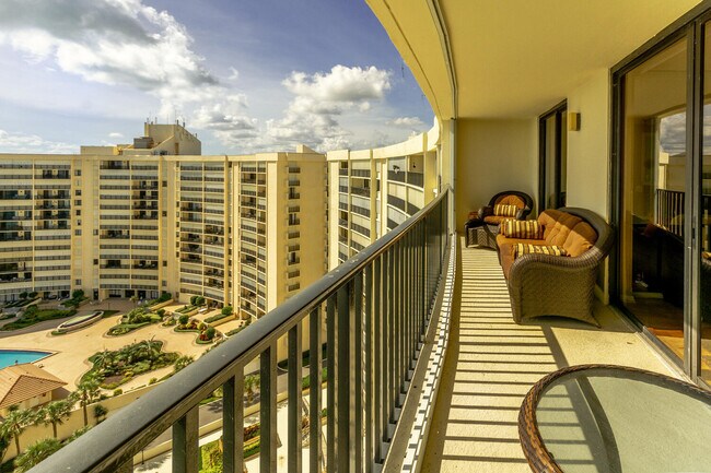 Foto del edificio - 400 Ocean Trail Way
