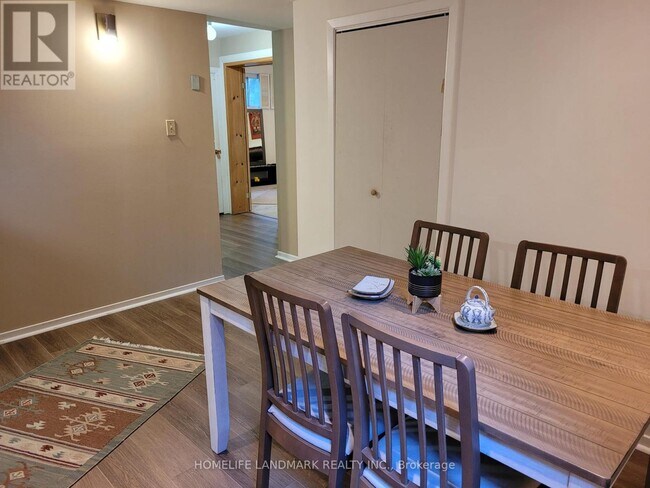 Photo du bâtiment - 30 Sumner Heights Dr