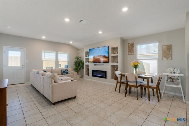 Building Photo - 5105 Natalia Rd