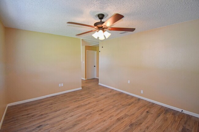 Living Room - 2206 Lova Dr