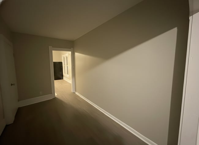 Building Photo - 1155 W 9th St