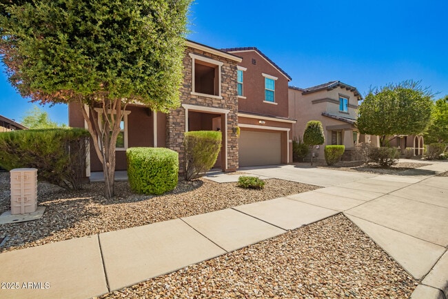 Building Photo - 15543 W Jenan Dr
