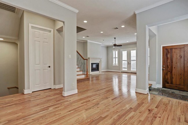 Building Photo - 1211 W Hunters Creekway Dr